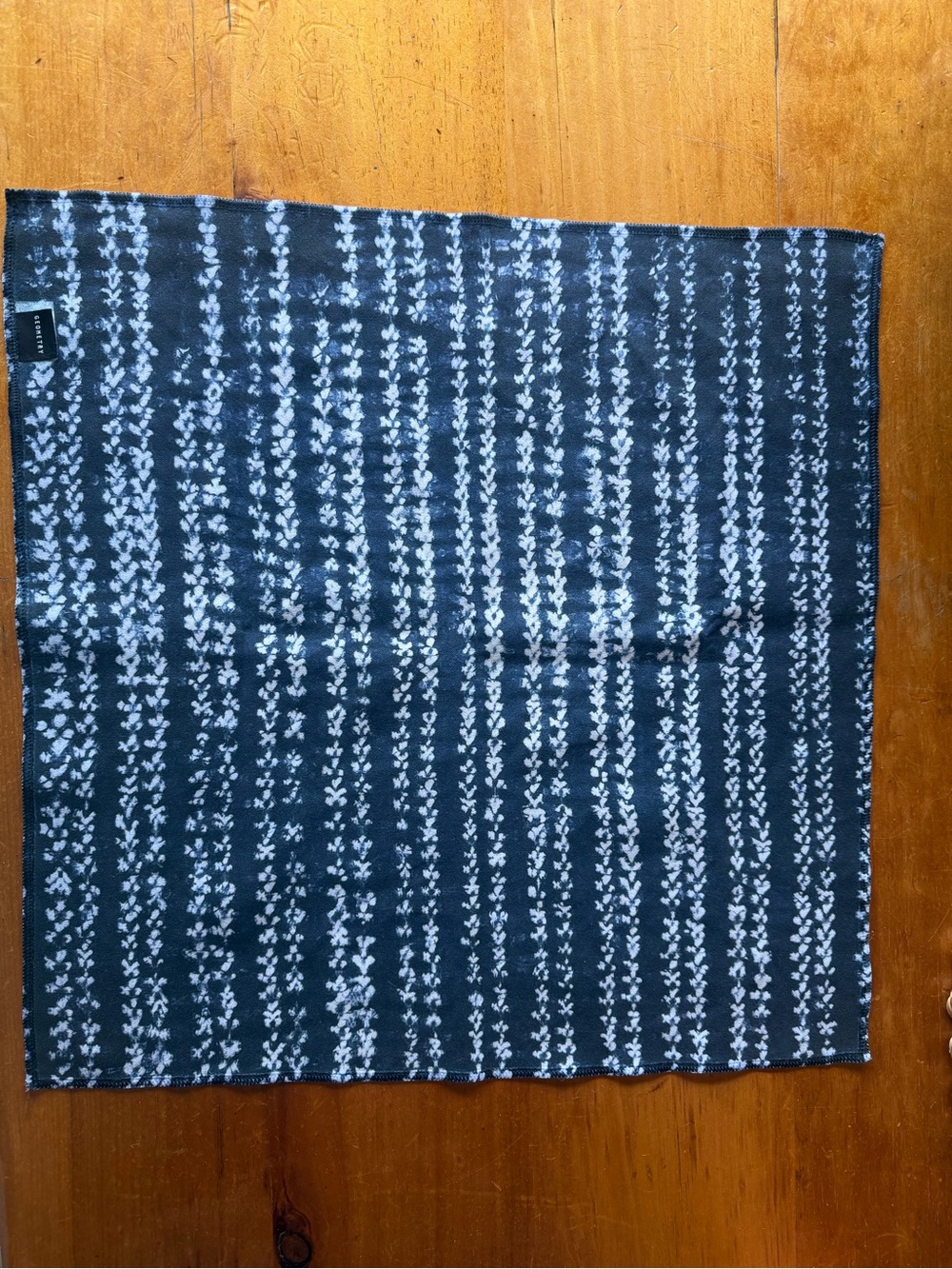 Geometry Napkins Set - Picture 3 of 3